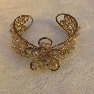 🌺NWOT Awesome Rhinestone Cuff Bracelet Must Have